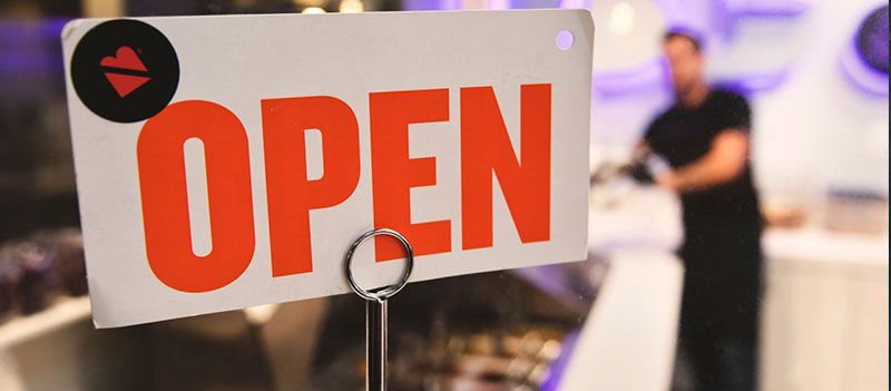 restaurant-advertising-open-sign